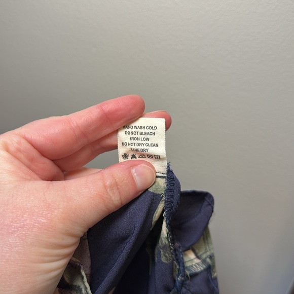 Women’s Illa Illa Navy Blue/Floral Long Sleeve Open Back Romper Size M - Picture 8 of 8